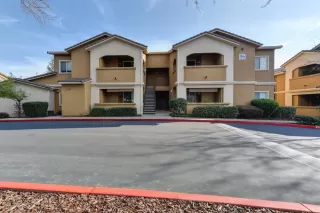 Photo #4: 20078377 Listing