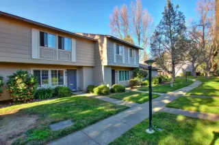 Photo #2: 20078553 Listing