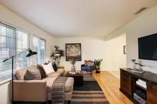 Photo #5: 20078553 Listing