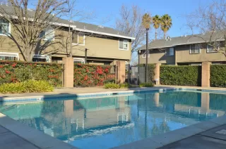 Photo #3: 20078585 Listing