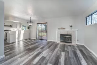 Photo #1: 20078721 Listing