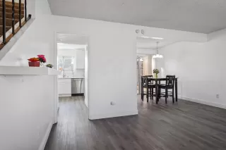 Photo #2: 20078755 Listing