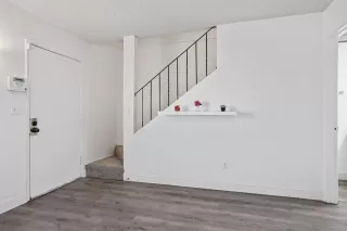 Photo #3: 20078755 Listing