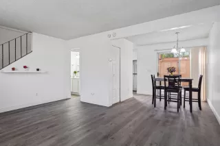 Photo #4: 20078755 Listing