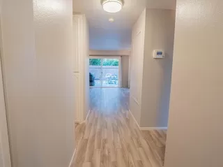 Photo #4: 20079080 Listing
