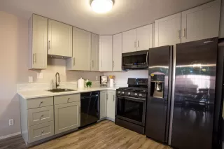 Photo #5: 20079080 Listing