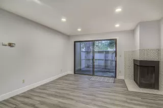 Photo #1: 20079156 Listing 