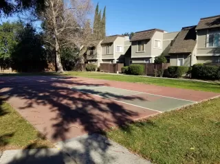 Photo #4: 20079497 Listing