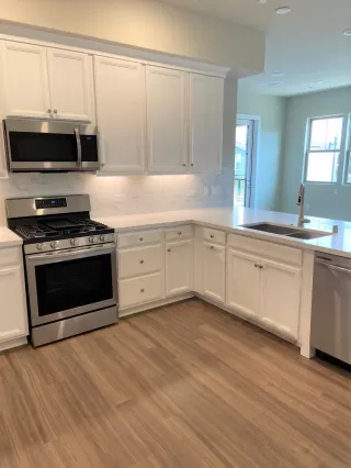 Photo #2: 20079759 Listing