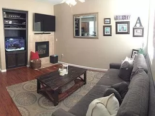 Photo #3: 20080728 Listing 