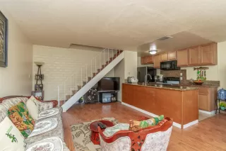 Photo #4: 20080783 Listing 