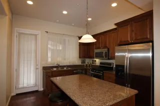 Photo #2: 20081173 Listing