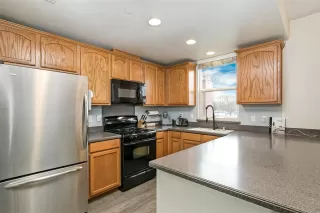 Photo #6: 20081787 Listing