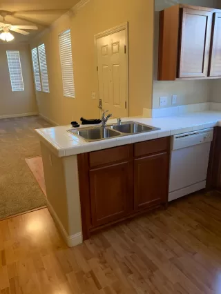 Photo #3: 20082817 Listing