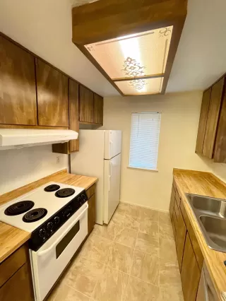 Photo #2: 20083027 Listing