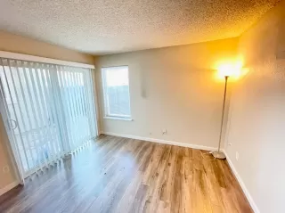 Photo #3: 20083027 Listing