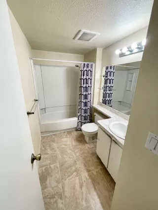 Photo #6: 20083027 Listing