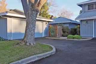 Photo #1: 20083058 Listing