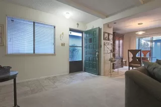 Photo #5: 20083058 Listing