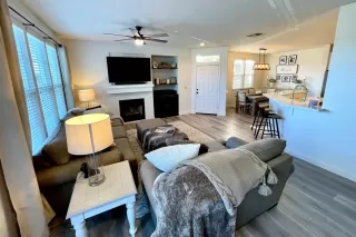 Photo #5: 221000674 Listing