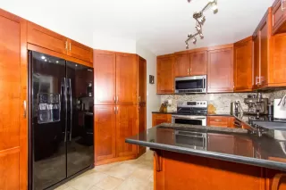 Photo #3: 221003456 Listing