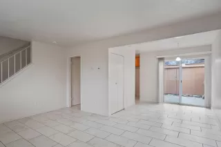 Photo #2: 221005619 Listing