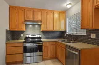 Photo #3: 221005619 Listing