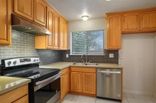 Photo #5: 221005619 Listing