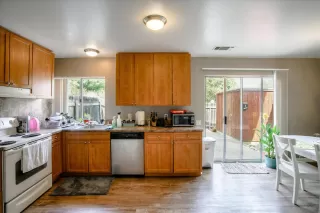 Photo #5: 221010529 Listing