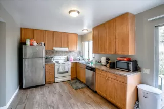 Photo #6: 221010529 Listing