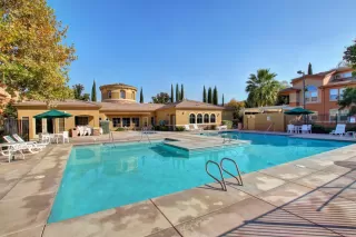 Photo #2: 221010816 Listing