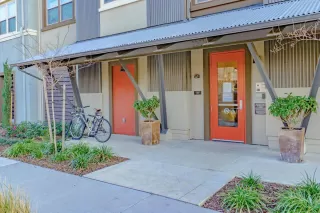 Photo #1: 221011439 Listing