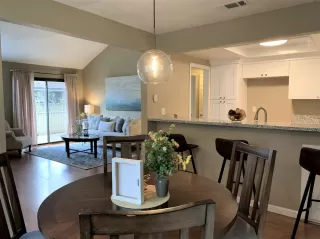 Photo #5: 221018244 Listing