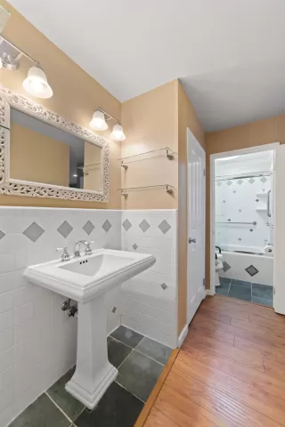 Photo #4: 221021461 Listing