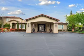 Photo #2: 221022790 Listing