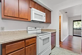 Photo #3: 221023599 Listing