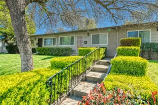 More Details about MLS # 221026635 : 6065 S LAND PARK DR #2