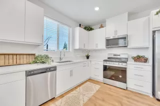 Photo #2: 221028326 Listing