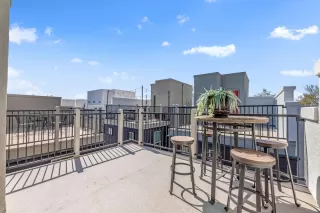 Photo #5: 221028326 Listing