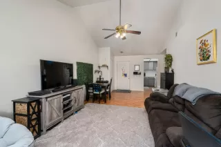 Photo #3: 221030149 Listing
