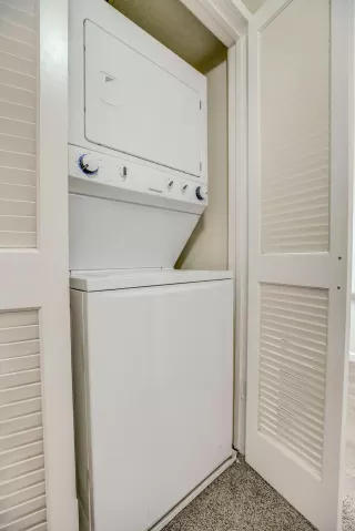 Photo #6: 221030679 Listing