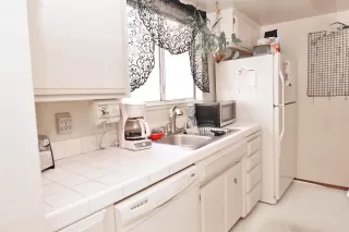 Photo #5: 221032546 Listing