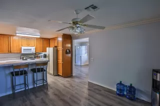 Photo #5: 221033324 Listing 