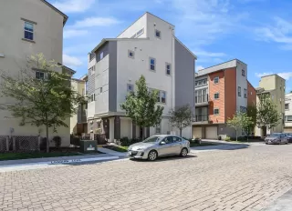 Photo #2: 221035147 Listing