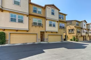 Photo #2: 221035435 Listing