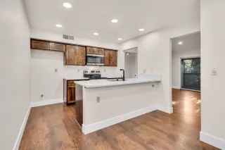 Photo #1: 221035640 Listing