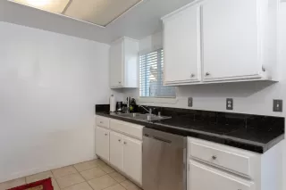 Photo #6: 221035913 Listing