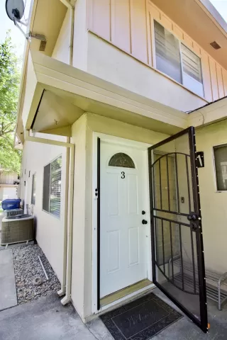 Photo #2: 221036758 Listing