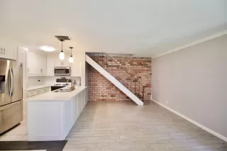 Photo #5: 221036758 Listing