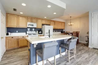 Photo #4: 221036899 Listing